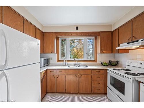 26 Michael Grass Crescent, Kingston, ON - Indoor Photo Showing Kitchen With Double Sink