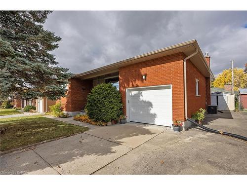 26 Michael Grass Crescent, Kingston, ON - Outdoor