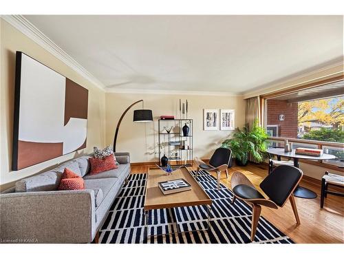 26 Michael Grass Crescent, Kingston, ON - Indoor Photo Showing Living Room