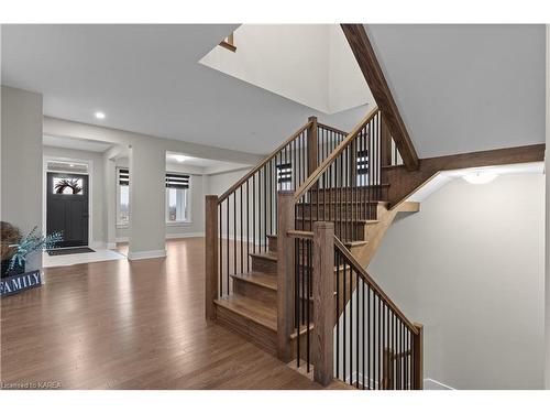 1601 Willow Court, Kingston, ON - Indoor Photo Showing Other Room