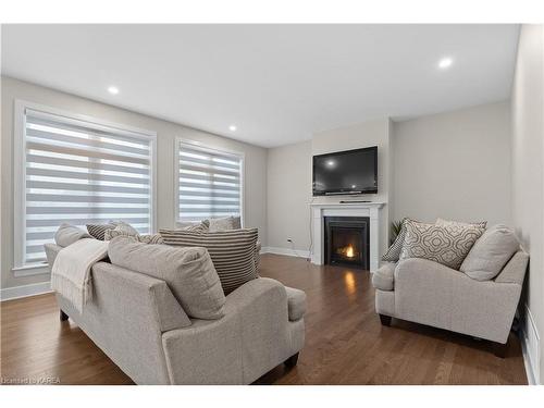 1601 Willow Court, Kingston, ON - Indoor Photo Showing Living Room With Fireplace