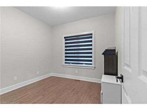 1601 Willow Court, Kingston, ON - Indoor Photo Showing Other Room