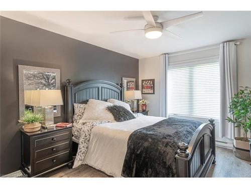 1101-237 Oak Street, Gananoque, ON - Indoor Photo Showing Bedroom