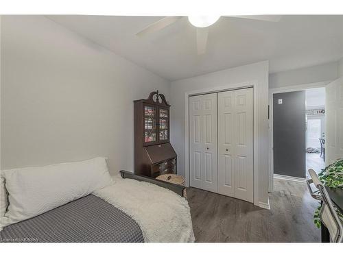 1101-237 Oak Street, Gananoque, ON - Indoor Photo Showing Bedroom