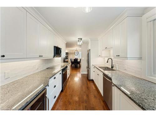 847 Purcell Crescent, Kingston, ON - Indoor Photo Showing Kitchen With Double Sink With Upgraded Kitchen