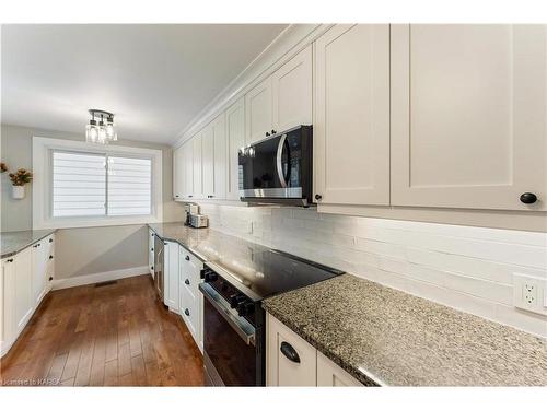 847 Purcell Crescent, Kingston, ON - Indoor Photo Showing Kitchen