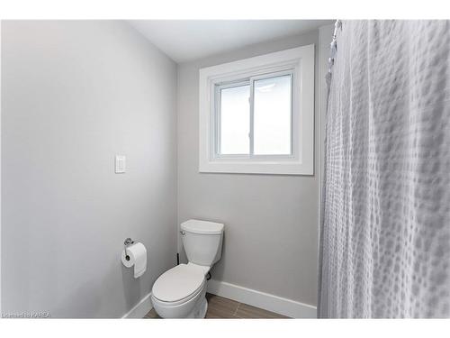 847 Purcell Crescent, Kingston, ON - Indoor Photo Showing Bathroom