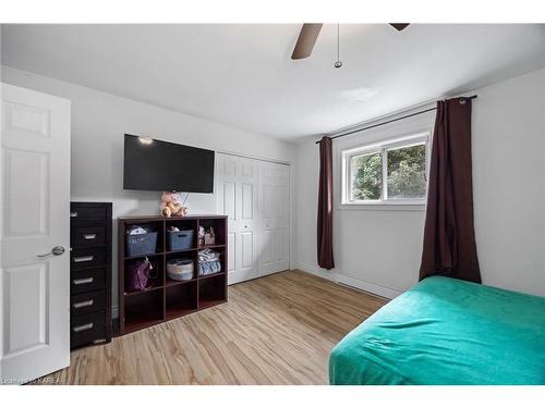 223 Guthrie Drive, Kingston, ON - Indoor Photo Showing Bedroom