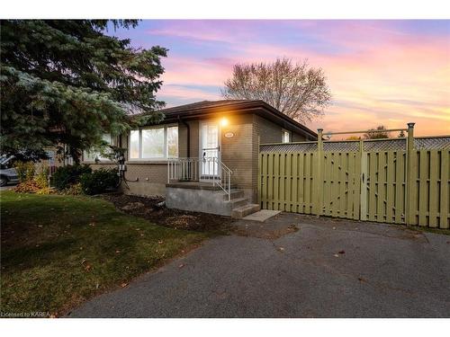 1408 Woodfield Crescent, Kingston, ON - Outdoor