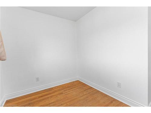 1408 Woodfield Crescent, Kingston, ON - Indoor Photo Showing Other Room