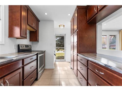 1408 Woodfield Crescent, Kingston, ON - Indoor Photo Showing Kitchen