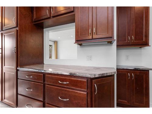 1408 Woodfield Crescent, Kingston, ON - Indoor Photo Showing Kitchen