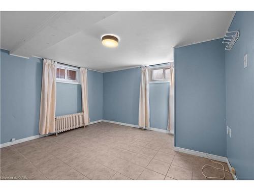 225 Regent Street, Kingston, ON - Indoor Photo Showing Other Room