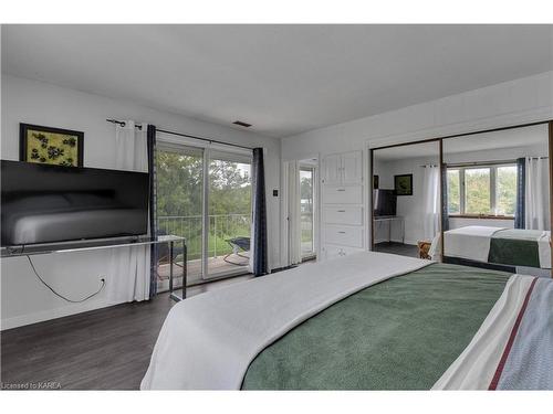 2503 Perth Road, Kingston, ON - Indoor Photo Showing Bedroom