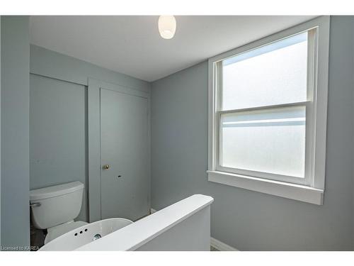 254 North Street, Gananoque, ON - Indoor Photo Showing Bathroom