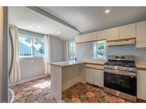 254 North Street, Gananoque, ON - Indoor Photo Showing Kitchen