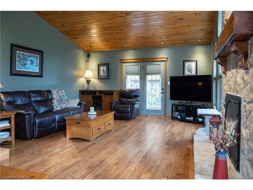 1409 Charlotteville Road 5 Road, Simcoe, ON - Indoor Photo Showing Living Room