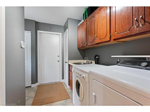 17 Scarfe Gardens, Brantford, ON - Indoor Photo Showing Laundry Room