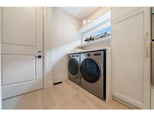 145 Parkside Drive, Brantford, ON - Indoor Photo Showing Laundry Room