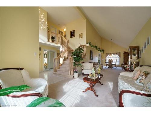 13 Chianti Crescent, Stoney Creek, ON - Indoor Photo Showing Living Room