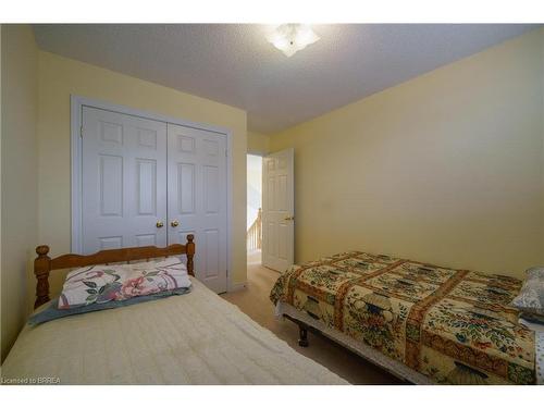 13 Chianti Crescent, Stoney Creek, ON - Indoor Photo Showing Bedroom