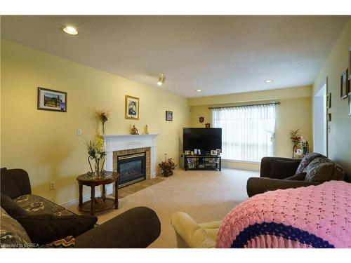 13 Chianti Crescent, Stoney Creek, ON - Indoor Photo Showing Living Room With Fireplace