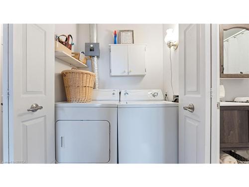 206-793 Colborne Street E, Brantford, ON - Indoor Photo Showing Laundry Room