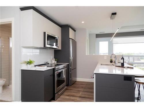 304-34 Norman Street, Brantford, ON - Indoor Photo Showing Kitchen With Upgraded Kitchen