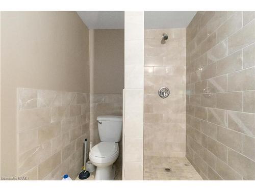19 Spring Street, Brantford, ON - Indoor Photo Showing Bathroom