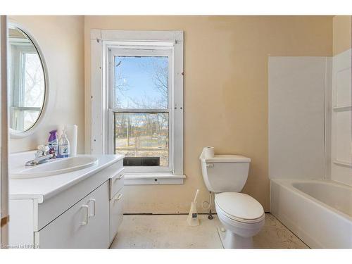 21 Johnson Road, Brantford, ON - Indoor Photo Showing Bathroom