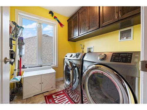 1432 Dunkirk Avenue, Woodstock, ON - Indoor Photo Showing Laundry Room