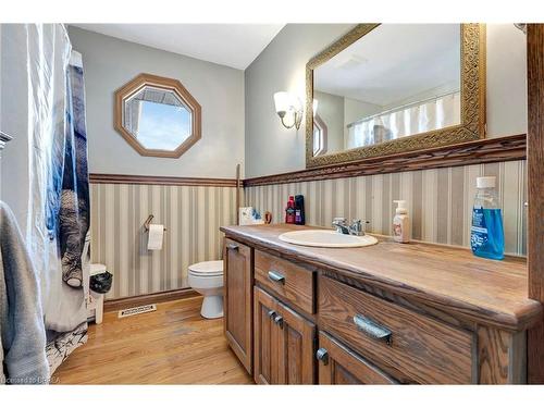 56508 Heritage Line, Straffordville, ON - Indoor Photo Showing Bathroom