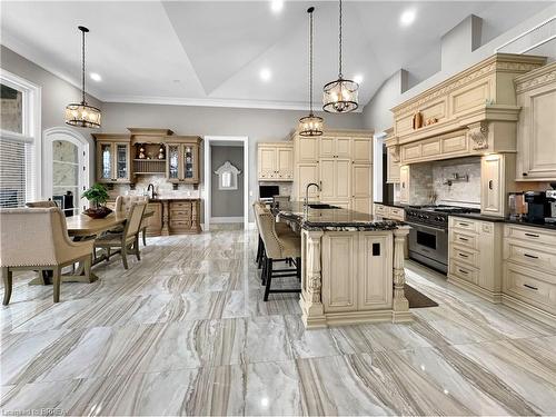 18 Harper Boulevard, Brantford, ON - Indoor Photo Showing Kitchen With Upgraded Kitchen