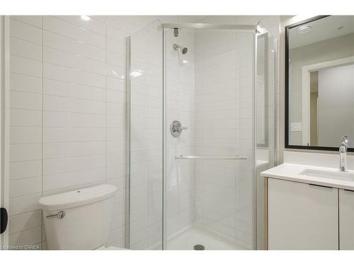 110-34 Norman Street, Brantford, ON - Indoor Photo Showing Bathroom