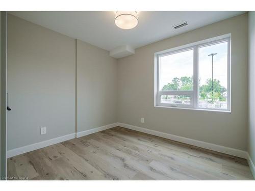 110-34 Norman Street, Brantford, ON - Indoor Photo Showing Gym Room