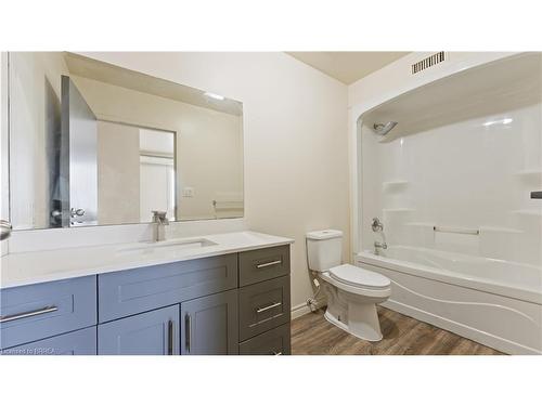 2-163 Market Drive, Brantford, ON - Indoor Photo Showing Bathroom