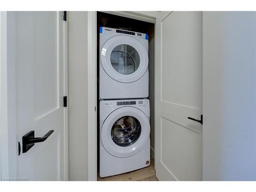 208-34 Norman Street, Brantford, ON - Indoor Photo Showing Laundry Room