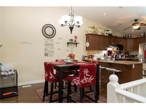 25-560 Grey Street, Brantford, ON - Indoor Photo Showing Dining Room