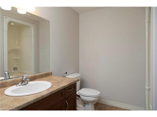 25-560 Grey Street, Brantford, ON - Indoor Photo Showing Bathroom