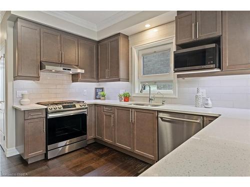 125 Savannah Ridge Drive, Paris, ON - Indoor Photo Showing Kitchen With Stainless Steel Kitchen With Upgraded Kitchen