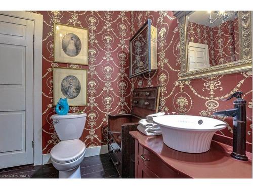 52 Grand River Street S, Paris, ON - Indoor Photo Showing Bathroom