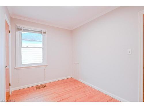 1025 Central Avenue, Hamilton, ON - Indoor Photo Showing Other Room