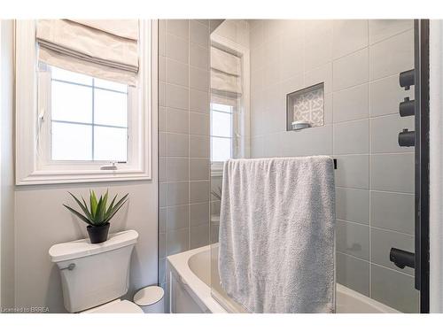 129 Powell Road, Brantford, ON - Indoor Photo Showing Bathroom