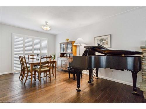 203 Memorial Drive, Brantford, ON - Indoor Photo Showing Dining Room