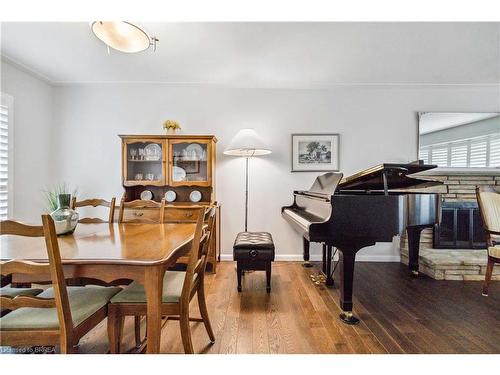 203 Memorial Drive, Brantford, ON - Indoor Photo Showing Dining Room