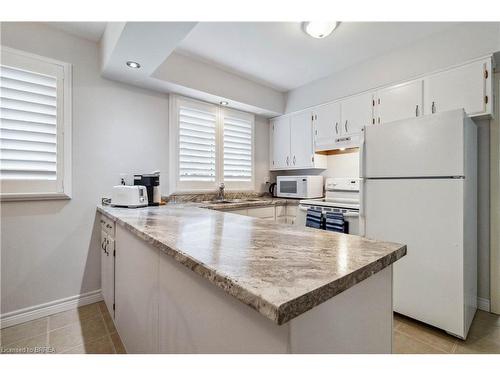 203 Memorial Drive, Brantford, ON - Indoor Photo Showing Kitchen