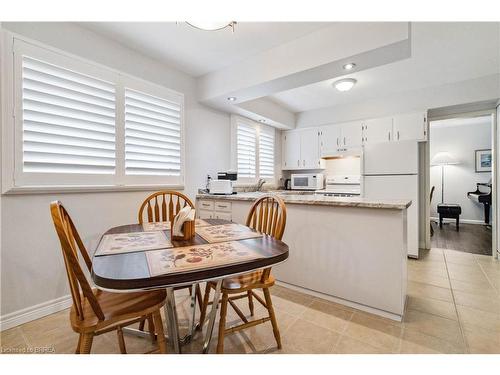 203 Memorial Drive, Brantford, ON - Indoor Photo Showing Dining Room