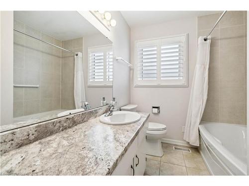 203 Memorial Drive, Brantford, ON - Indoor Photo Showing Bathroom