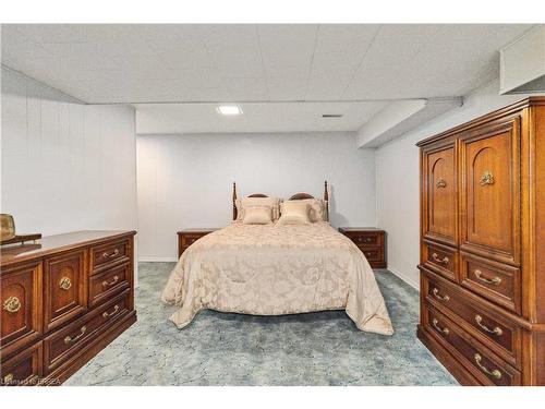 203 Memorial Drive, Brantford, ON - Indoor Photo Showing Bedroom