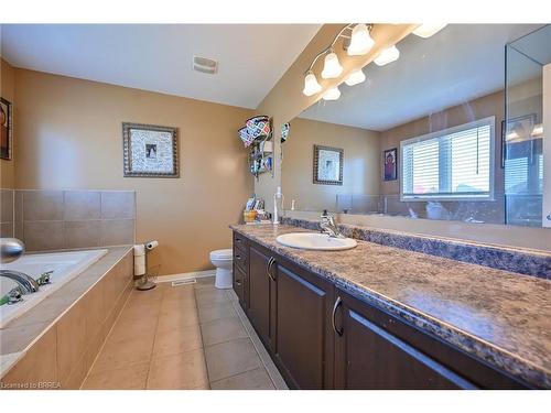 90 Barrett Avenue, Brantford, ON - Indoor Photo Showing Bathroom